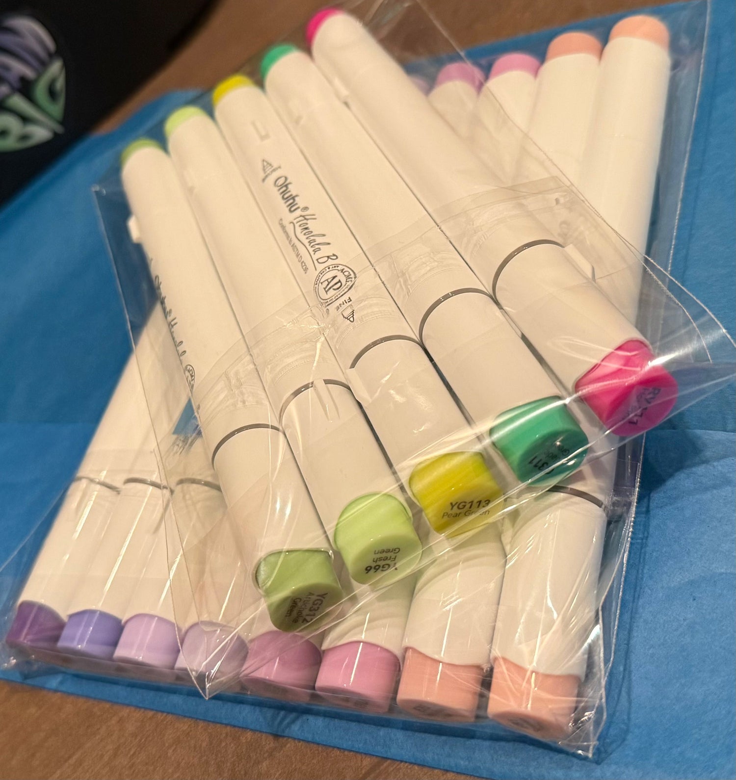 Color Bar Single Ohuhu Alcohol Marker Manufactured by Ohuhu, known for their smooth blending dual-tip markers.  Sold individually by The Marker Monster, an authorized independent retailer.