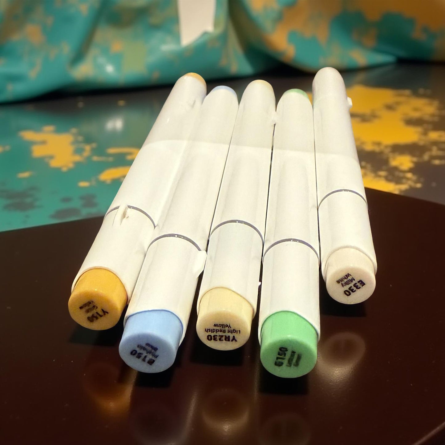 Japanese Exclusive Ohuhu Honolulu Chisel/Brush tip Alcohol Marker. Authentic Ohuhu Honolulu Brush Marker, sold individually by The Marker Monster (authorized retailer).