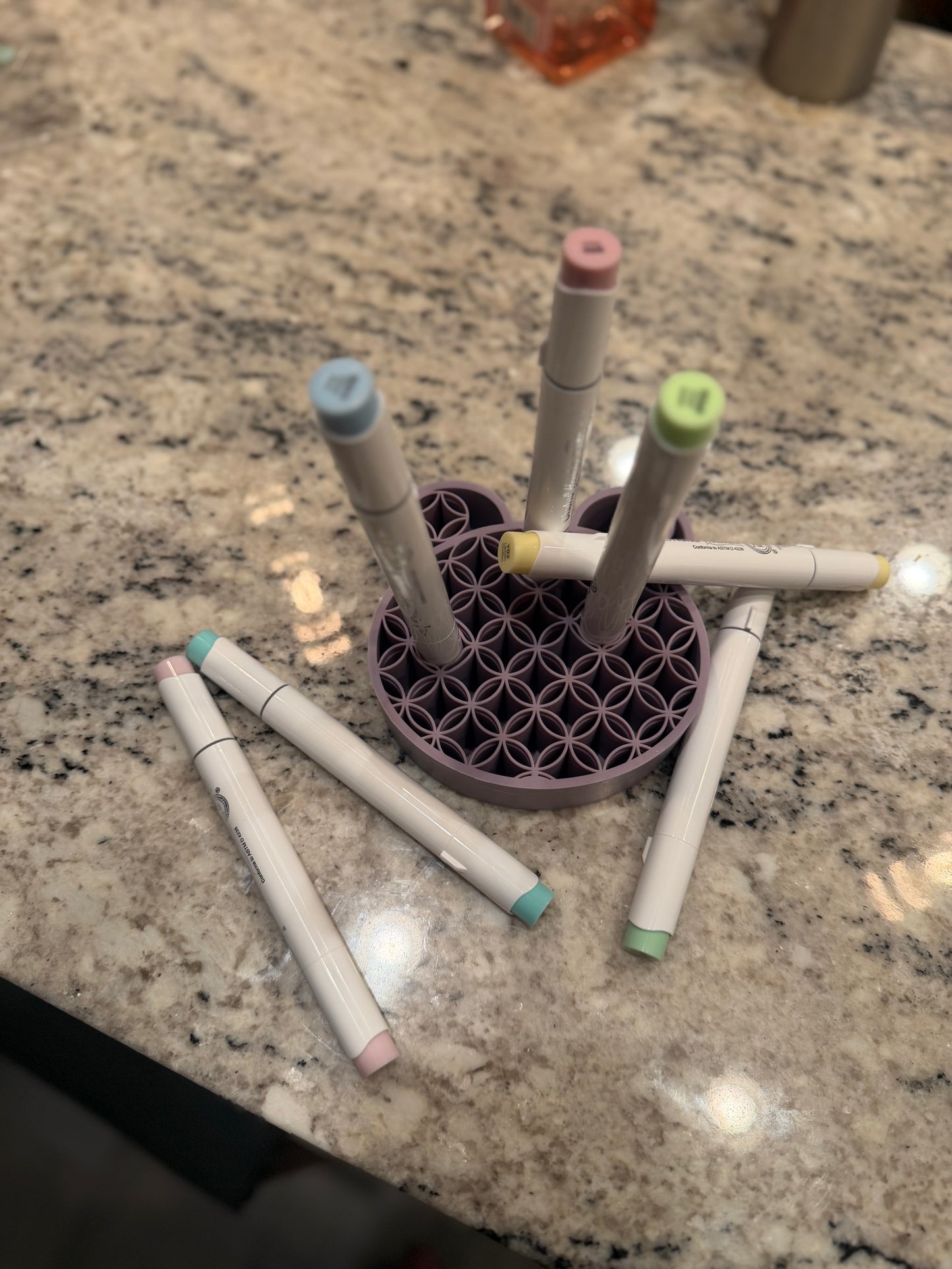 30-Slot Buddy Bear Marker Holder