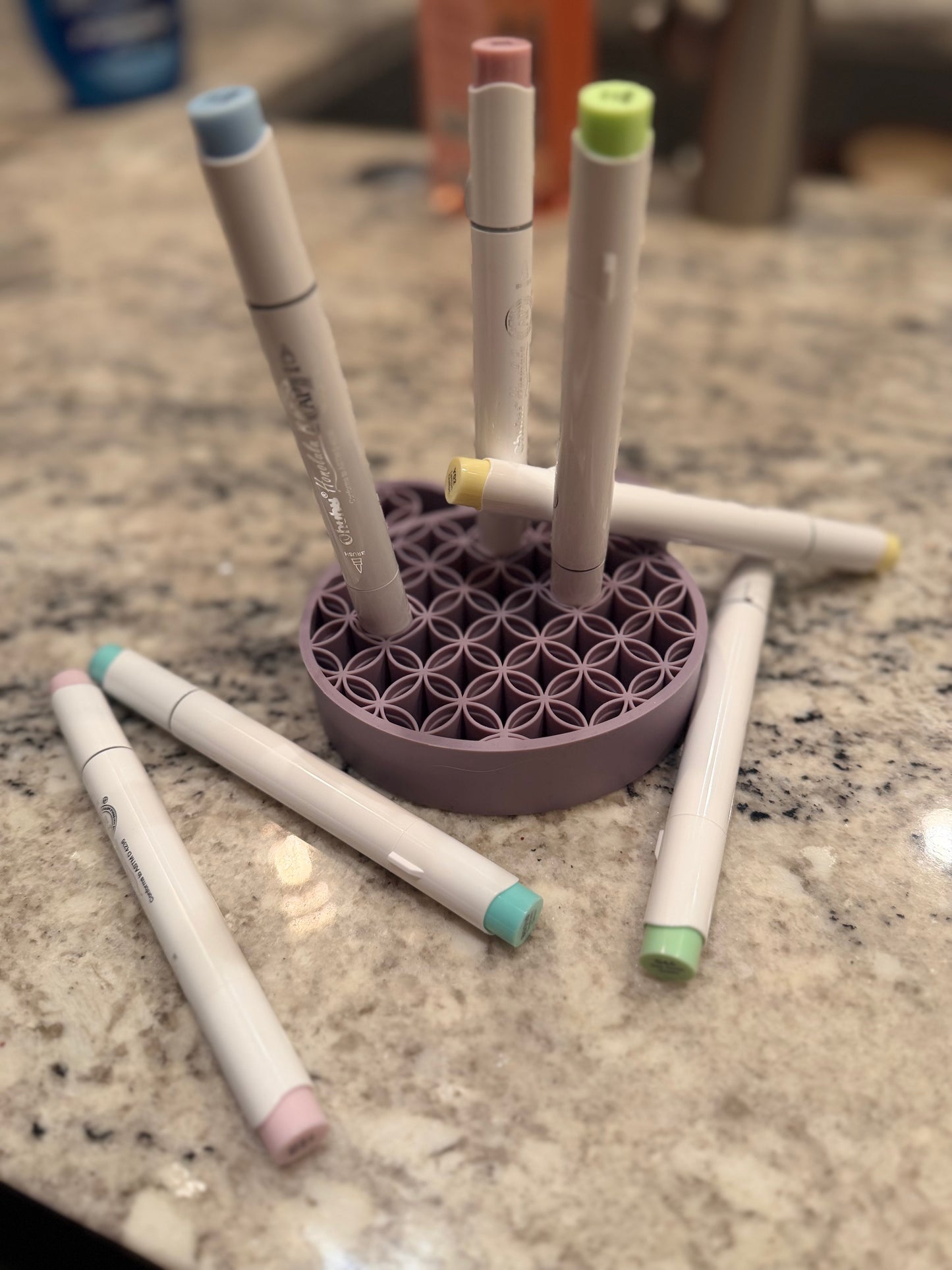 30-Slot Buddy Bear Marker Holder