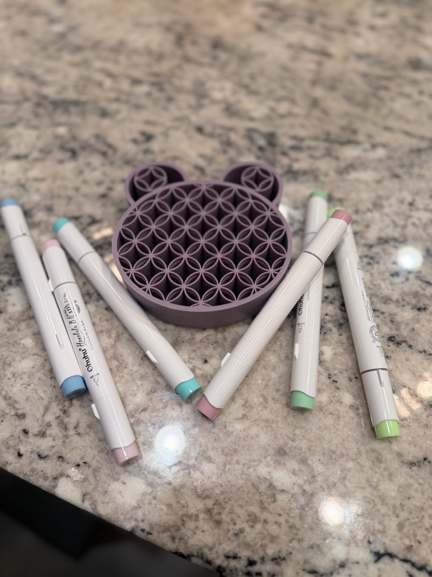 30-Slot Buddy Bear Marker Holder