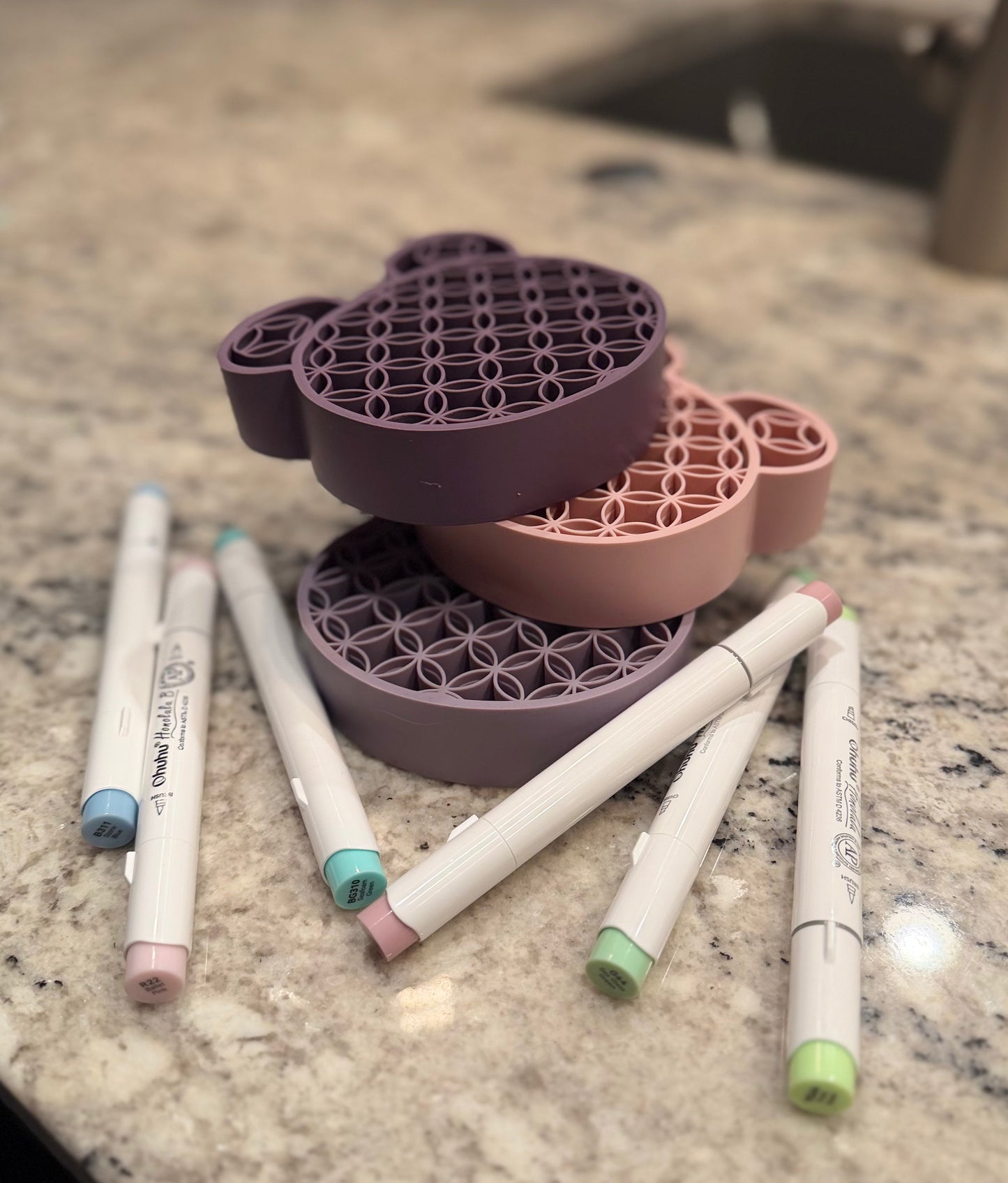 30-Slot Buddy Bear Marker Holder