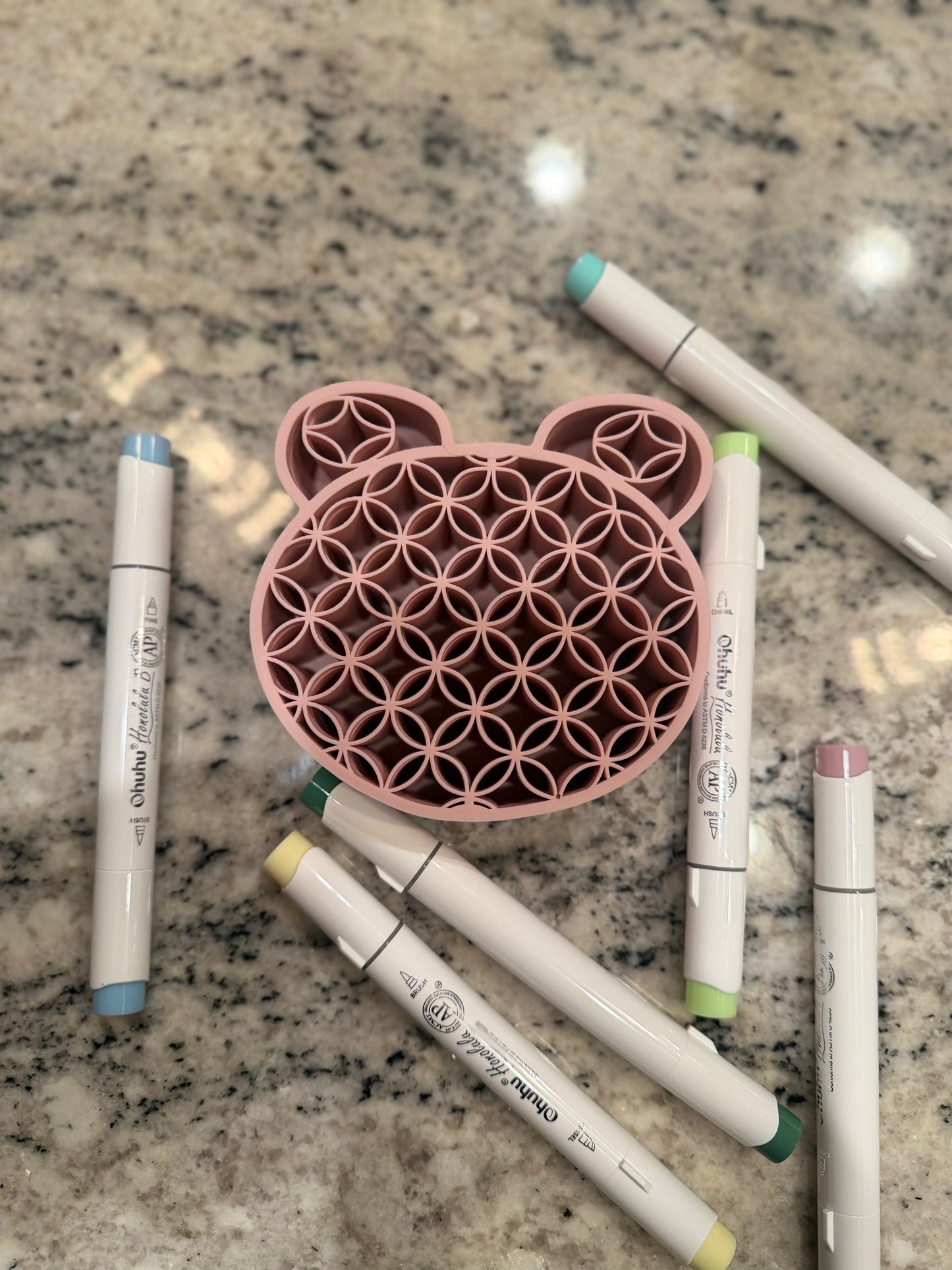 30-Slot Buddy Bear Marker Holder