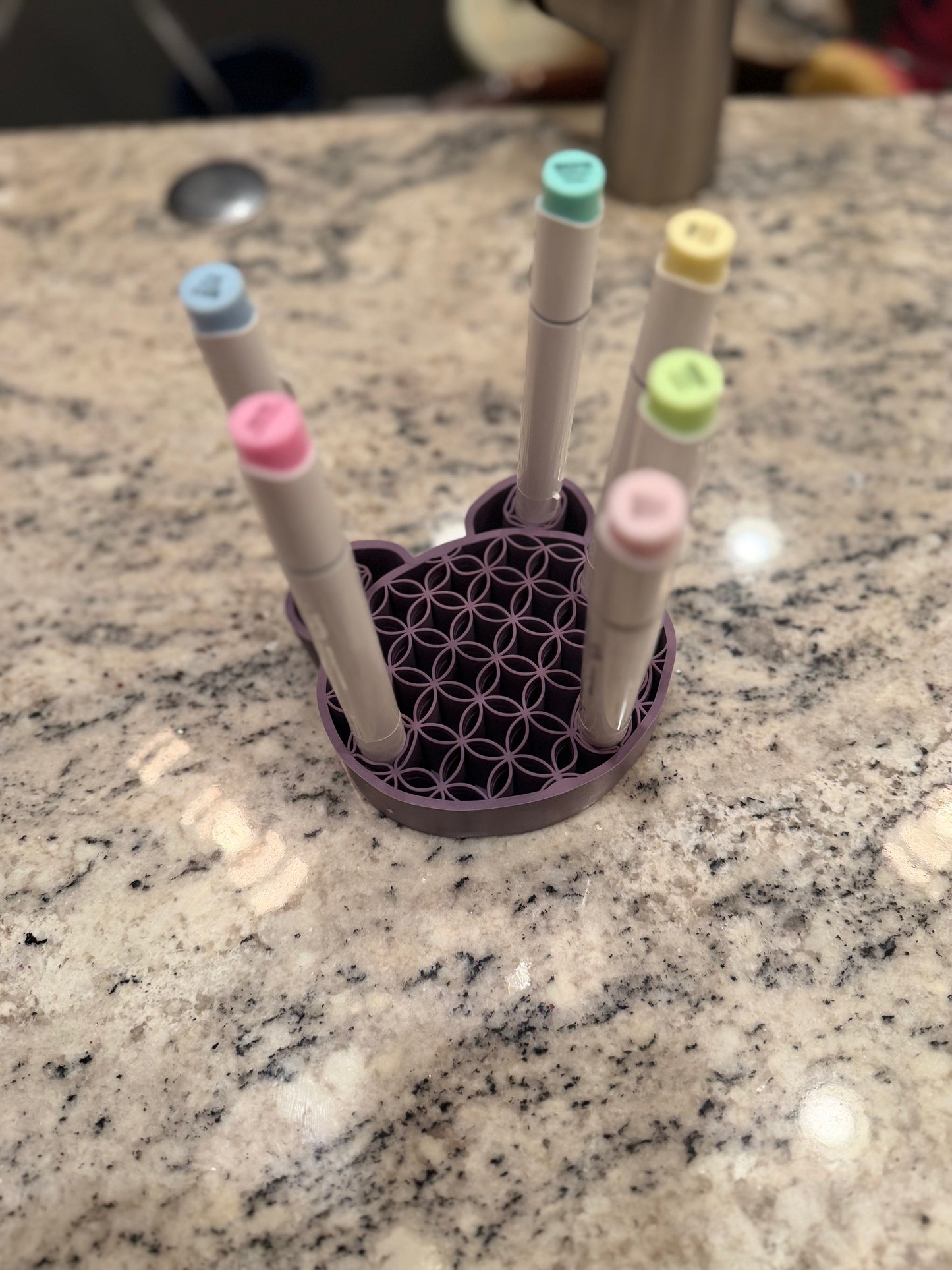30-Slot Buddy Bear Marker Holder